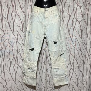 Levi's 501 Cropped
Pieced Women's Jeans - High Rise, Light Blue